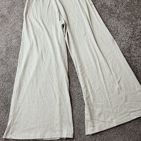 By Together Zienna Strapless Jumpsuit Taupe Ivory - Picture 8 of 9